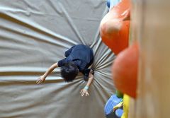 ボルダーキッズコンペに全道から２３人　帯広ワンダーウォール 4