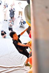 ボルダーキッズコンペに全道から２３人　帯広ワンダーウォール 6