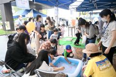 模擬手術体験に子ども「楽しい」　公立芽室病院が「まつり」 3