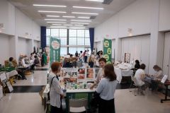 にぎわった復興支援マーケット「ガオガオ祭り」