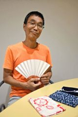 こてんこてん卒業の高座に向け稽古を重ねる「お茶の子亭彩々」こと袴田さん