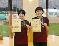 帯一中の林と貝谷　全日本ジュニアバドミントン選手権新人の部へ闘志