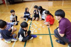 カルタで防災を学ぶ１、２年生