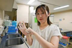 「大人が子どもの洗い方を見てあげて、正しい方法を教えることが大切」と話す帯広保健所健康推進課保健師の板谷優香さん