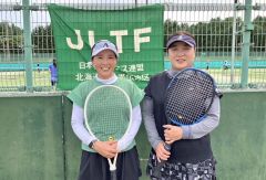 オープンクラスの頂点に立った（左から）曽根綾香・佐々木裕子組
