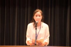 あいさつする高橋富士江会長