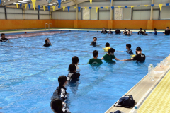 手をつないだ救助の方法などを学んだ