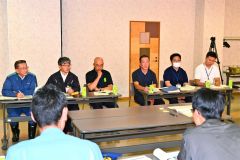関係機関合同ヒグマ出没時対応訓練（金野和彦撮影）