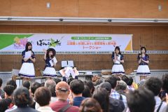 軽快なトークで盛り上げる(左から)上田さん、杉浦さん、野木さん、吉岡さん