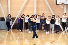 良い姿勢でのウォーキング術を学んだ参加者