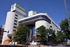 解体工事に着手した藤丸（金野和彦撮影）