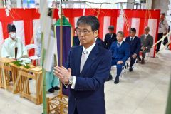 藤丸解体安全祈願祭（１６日、金野和彦撮影）