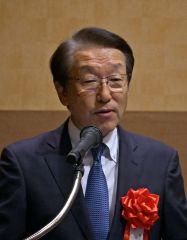 講演する関根社長