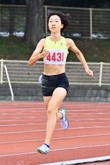 女子８００メートル４組