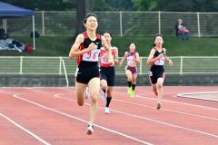 女子４００メートル４組