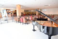 岡書木野店が完成　ギャラリー開設　岡本社長「地域の人が集う場に」 3