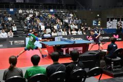 日本トッププレーヤーの試合を観戦に、多くの卓球ファンが詰めかけたＴリーグ帯広大会（金野和彦撮影）