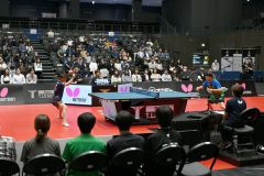 日本トッププレーヤーの試合を観戦に、多くの卓球ファンが詰めかけたＴリーグ帯広大会（金野和彦撮影）