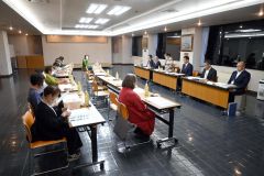 町内会女性部メンバーと町長が意見交換した「ふれあいトーク」

