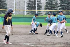 頂点に立ったＳＯＵＴＨユニオンナイン（右）