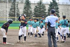 頂点に立ったＳＯＵＴＨユニオンナイン（右）