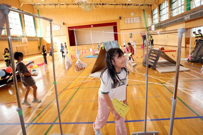 パン食い競走やエイサー披露にぎわう つつじっ子まつり～こぼれ話