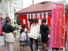 今年度最後のホコテン、縁日や道警音楽隊演奏にぎわう 6