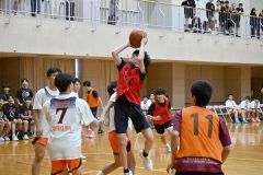 中３生６１人が高校生と交流　レッツトライ　ハイスクールバスケ