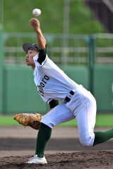 【Ａブロック準決勝・帯三条―足寄】失点しながらもチームの大黒柱として粘り強く投球した足寄の別府真治於