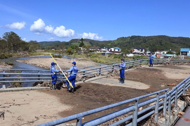 大雨被害の浦幌にTEC―FORCE派遣 帯開建が厚内橋調査 | 十勝