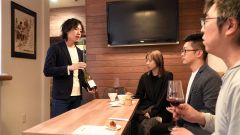 レヴノーブル、初リリースの赤ワイン試飲会　ファンが出来栄え確かめる