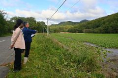 石川衆議が豊頃、浦幌の被災農地を視察 2