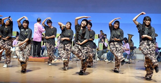 芽室高校ダンス部、吹奏楽部の特別演奏会で３年生最後のパフォーマンス