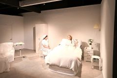 劇団演研の創立５０周年記念公演、１０月１１日から第２弾「薔薇の花束の秘密」