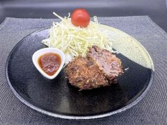 十勝若牛と小豆のメンチカツ