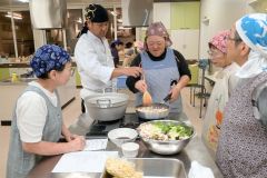 あんかけ焼きそばの具や麺の炒め方などを学んだゲンキッチン料理講習会