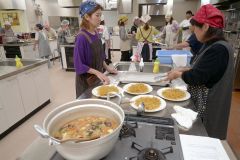 あんかけ焼きそばの具や麺の炒め方などを学んだゲンキッチン料理講習会