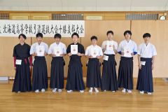 男子個人戦の上位者。左から４人目が優勝した帯緑陽の工藤皓亮
