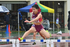 女子400メートル障害予選