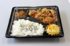 生徒が考案した唐揚げ弁当