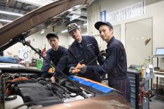 初の全国大会に意気込む（右から）高橋さん、上田さん、沼倉さん
