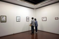 展覧を楽しめる来場者