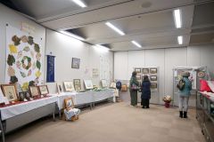 手芸工房ＫＡＷＡＳＥが刺しゅう作品展　市図書館で５日まで 2