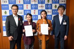 昨年に続いて介護職に外国人採用　インドネシアの女性２人が「つつじ苑」に　広尾 2