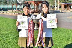 芽室中出の上原・嶋野組（札大谷）Ｖ　道高校新人ソフトテニス選手権