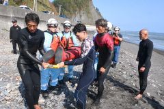 広尾海保、広尾署、広尾消防署、広尾サーフィン連盟が合同救護訓練
