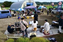 ピアノやバンドの演奏で盛り上がった集いの杜の秋イベント