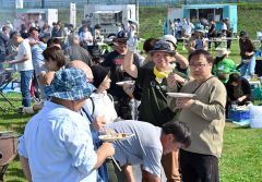 十勝ワインと牛肉で、心は十勝晴れ　池田の祭り 2