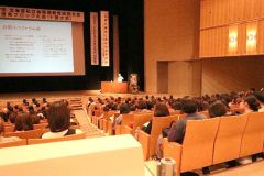基調講演を行っている田中さん