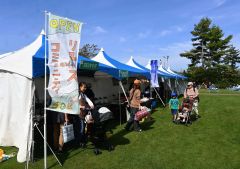 会場にはＳＤＧｓ関連のさまざまなブースが出展した。